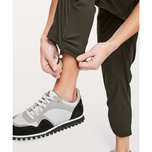 Lululemon Dance Studio Crop 4 - Picture 9 of 9